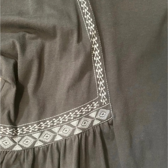 Dark olive top with white embroidered detail - Picture 3 of 7